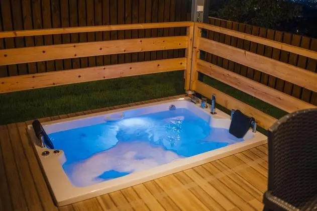 Bungalow 1+1 Oda, Dağ Manzaralı, Özel Havuzlu