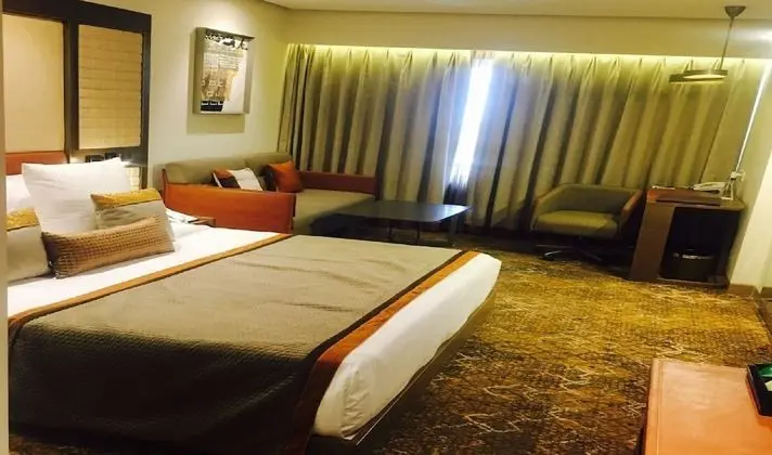 Club Grande Room