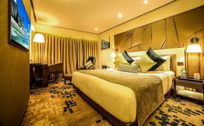 Suite Room with Airport Transfer