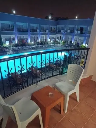 Standart Oda-Ana Bina, Dağ veya Havuz Manzaralı