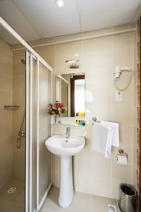 Deluxe Tek Büyük veya İki Ayrı Yataklı Oda, Deniz Manzaralı