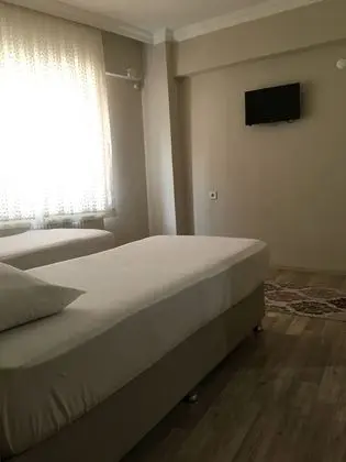 Tek Büyük veya İki Ayrı Yataklı Oda