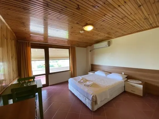 Room, Sea View