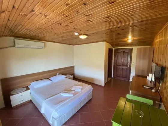 Room, Sea View