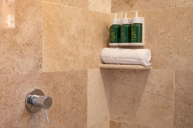 Suite Patron, Adults Only