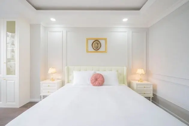 Luxury Oda
