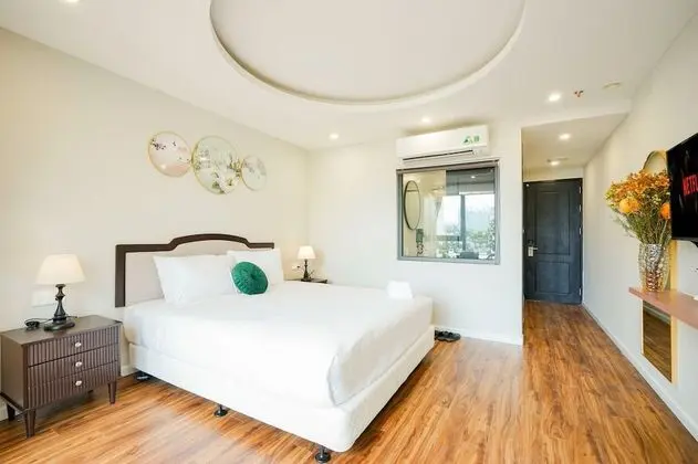 Luxury Oda