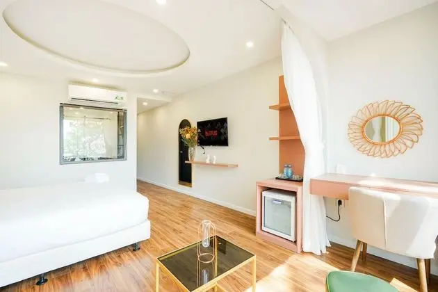 Luxury Oda