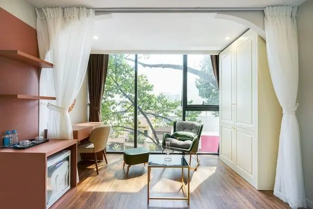 Luxury Oda