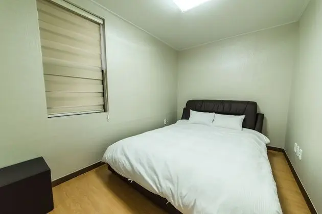 2 Bedrooms (1st floor)