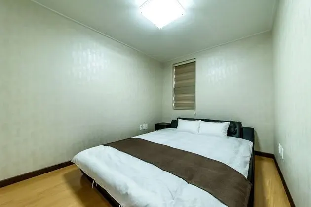 2 Bedrooms (1st floor)
