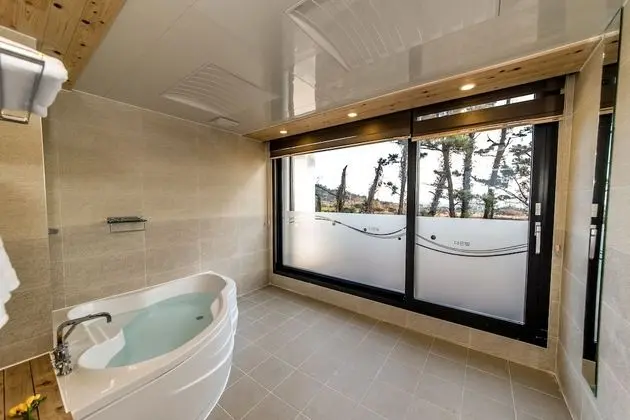 2 Bedrooms (1st floor)