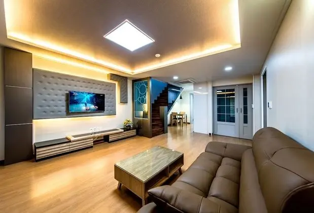 Duplex, 2 Bedrooms (2nd~3rd floor)