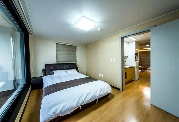 Duplex, 2 Bedrooms (2nd~3rd floor)