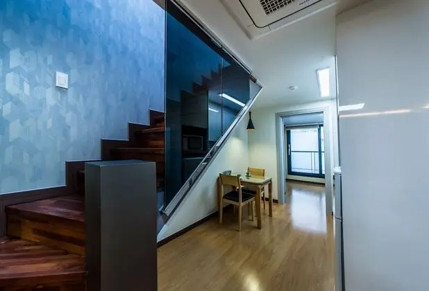 Duplex, 2 Bedrooms (2nd~3rd floor)