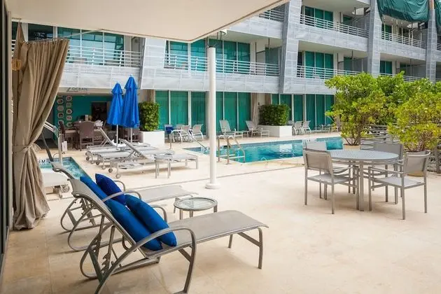 Luxury Stüdyo Süit, 1 En Büyük (King) Boy Yatak ve Çekyat, Veranda, Havuz Manzaralı