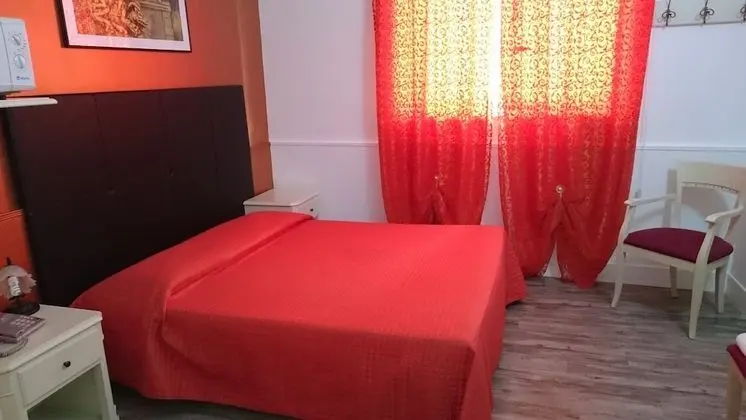 Comfort Tek Büyük veya İki Ayrı Yataklı Oda