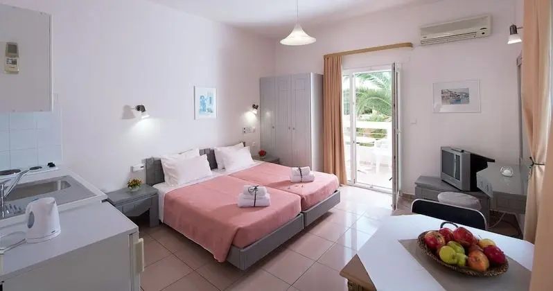Stüdyo, Bahçe Manzaralı