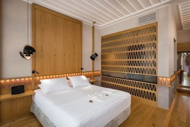 Deluxe Tek Büyük Yataklı Oda, Balkon, Deniz Manzaralı