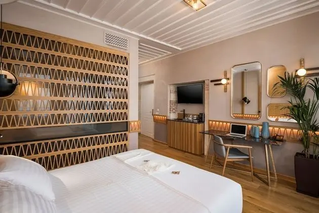 Deluxe Tek Büyük Yataklı Oda, Balkon, Deniz Manzaralı