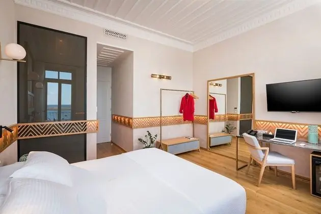 Deluxe Tek Büyük Yataklı Oda, Balkon, Deniz Manzaralı
