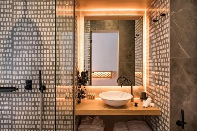 Deluxe Tek Büyük Yataklı Oda, Balkon, Deniz Manzaralı