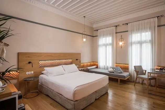 Junior Süit, Bağlantılı Odalar, Şehir Manzaralı