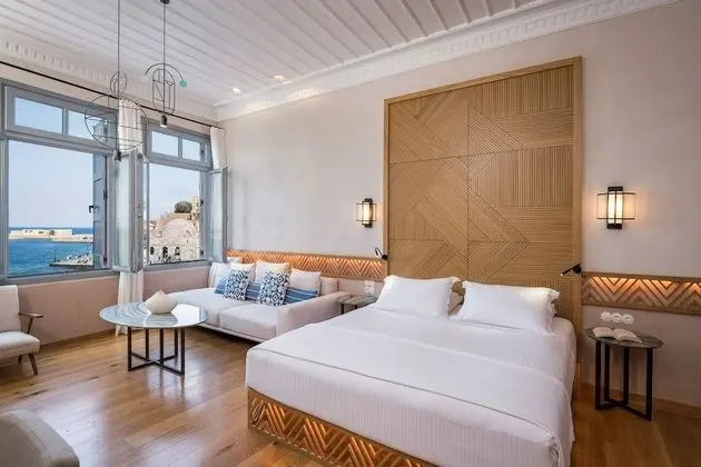 Junior Süit, Bağlantılı Odalar, Şehir Manzaralı