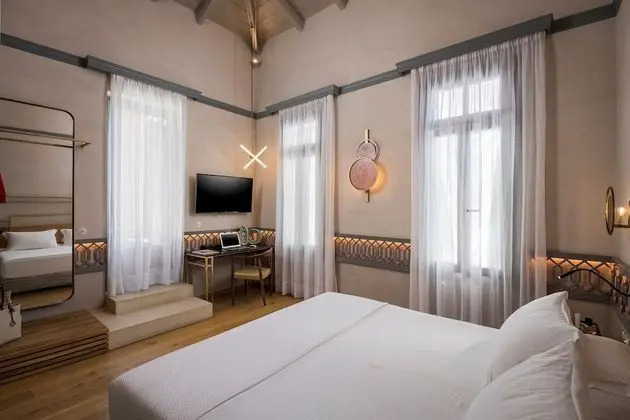 Junior Süit, Bağlantılı Odalar, Şehir Manzaralı