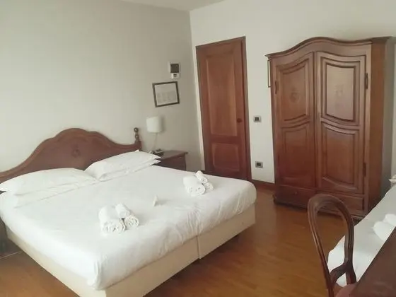 Üç Kişilik Oda