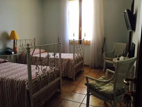 Classic Tek Büyük Yataklı Oda