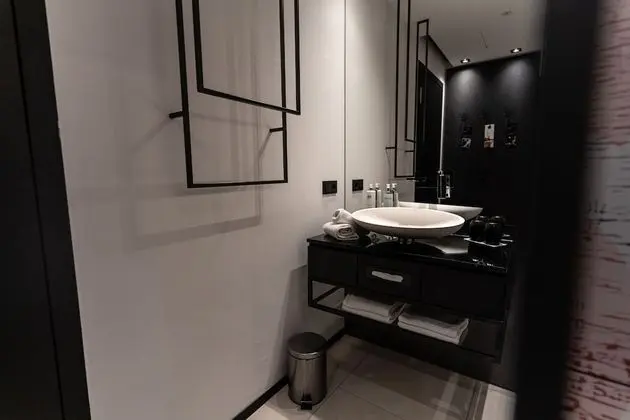 City Tek Büyük Yataklı Oda