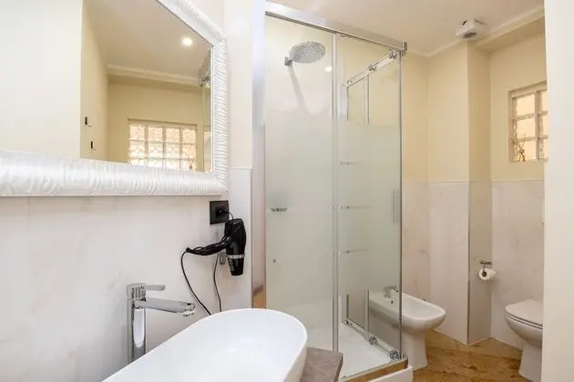 Tek Büyük Yataklı Oda, 1 Büyük (Queen) Boy Yatak, Şehir Manzaralı (Ida)