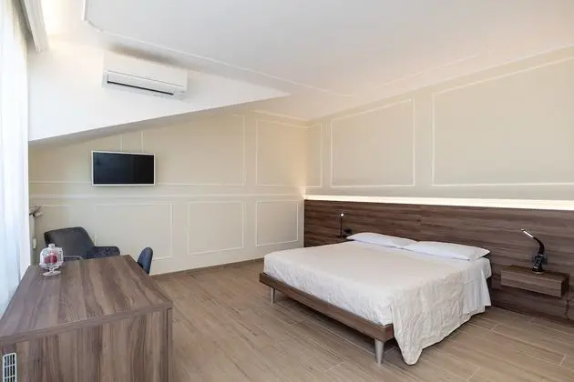 Tek Büyük Yataklı Oda, 1 Büyük (Queen) Boy Yatak, Şehir Manzaralı (Romeo)