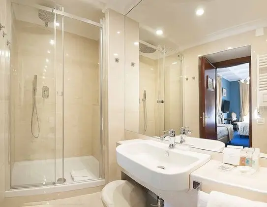 Standard Dört Kişilik Oda