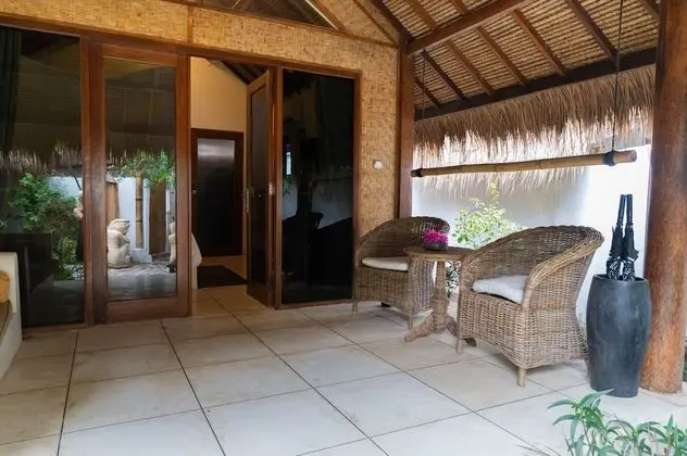 Oda (Beach Club, Beachside Bungalow)