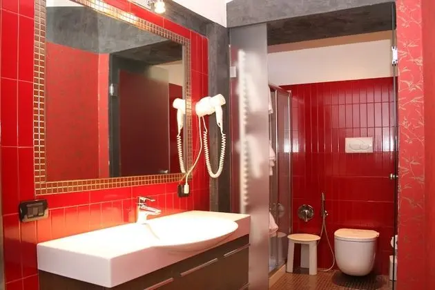 Tek Büyük veya İki Ayrı Yataklı Oda