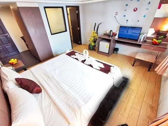 Deluxe Stüdyo, Havuz Manzaralı