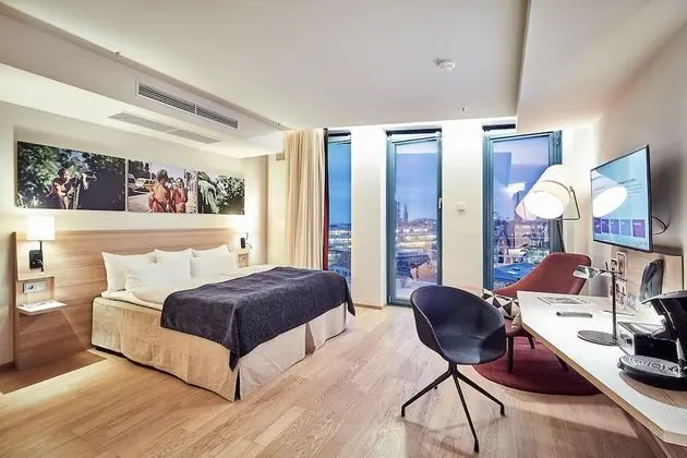Deluxe Tek Büyük Yataklı Oda