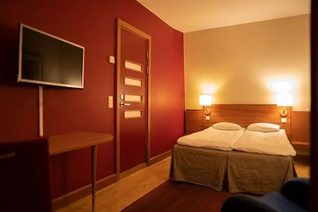 Oda, Penceresiz (Queen Room)