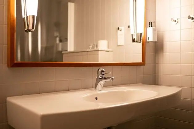 Oda, Penceresiz (Queen Room)