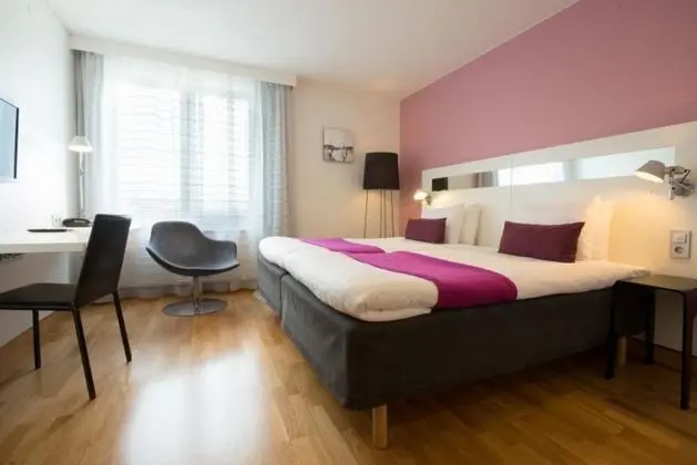 Çift ​​kişilik Queen Size Bed