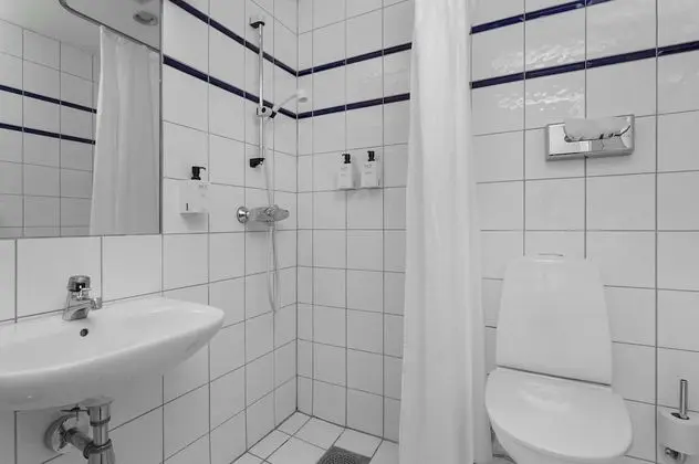 Economy Oda, 1 Büyük (Queen) Boy Yatak