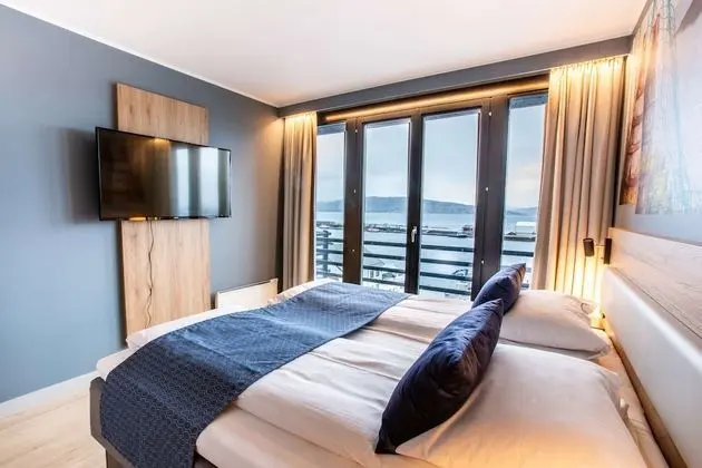 Oda, 1 Büyük (Queen) Boy Yatak