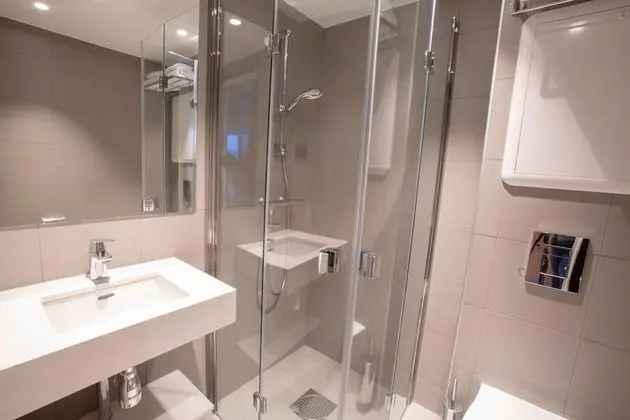 Oda, 1 Büyük (Queen) Boy Yatak