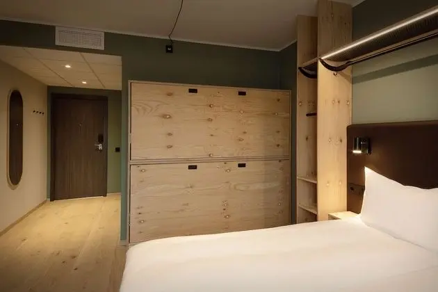 Family Oda (Standard)