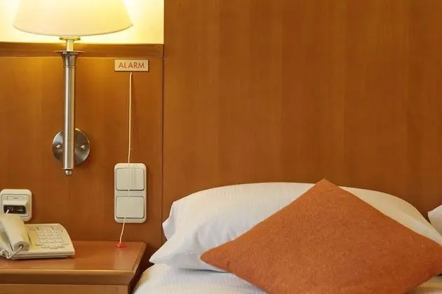 Oda, 1 Büyük (Queen) Boy Yatak