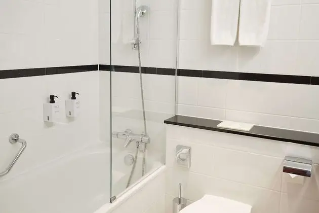 Oda, 1 Büyük (Queen) Boy Yatak