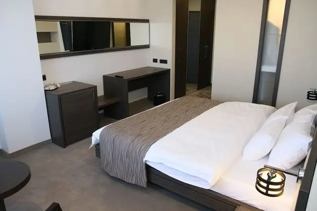 Basic Tek Büyük veya İki Ayrı Yataklı Oda, 1 Yatak Odası, Göl Manzaralı