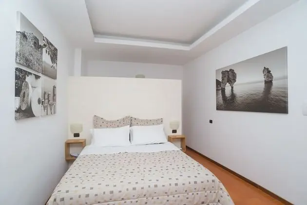 Tek Büyük Yataklı Oda, Teras, Bahçe Manzaralı